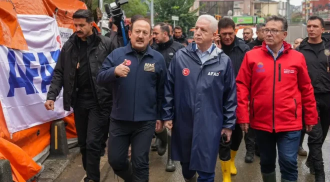 AFAD Başkanı Pehlivan, Ayazağa'daki çalışmaları inceledi