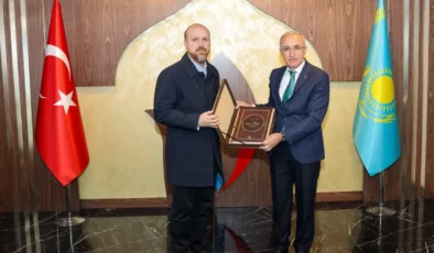 Bilal Erdoğan, Prof. Dr. Hüseyin Karaman’ı ziyaret etti