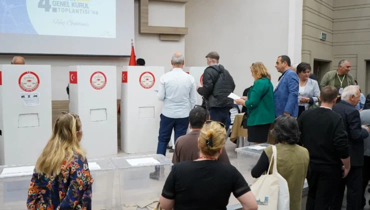 Bornova Kent Konseyinde Mengüş yeniden başkan