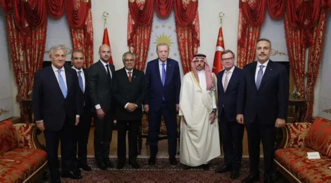 Cumhurbaşkanı Erdoğan, İstanbul'da dışişleri bakanlarını kabul etti