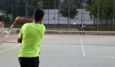 Cumhuriyet Bayramı tenis turnuvası başladı