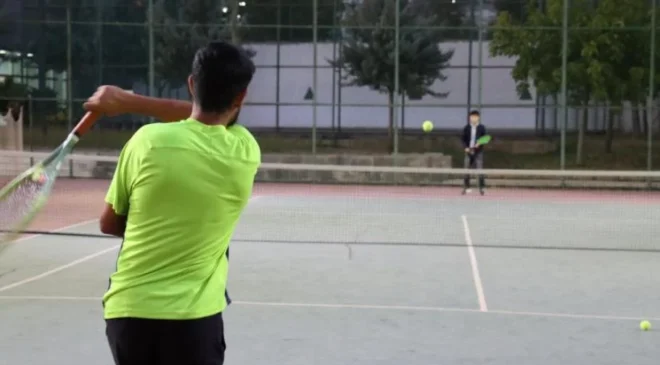 Cumhuriyet Bayramı tenis turnuvası başladı