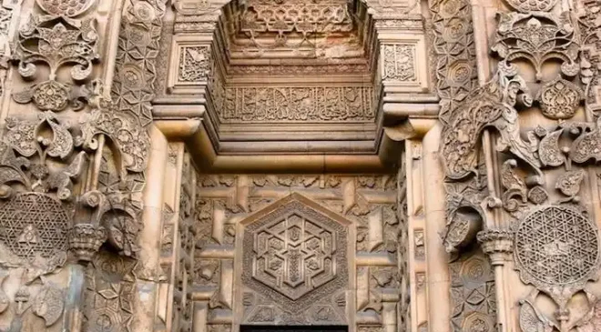Divriği Ulu Camii ve Darüşşifası, taş işçiliğiyle dünya mirası arasında