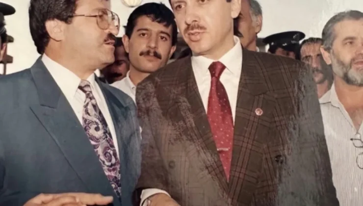 Cumhurbaşkanı Erdoğan’ın eski yol arkadaşı AK Parti’ye üye oldu