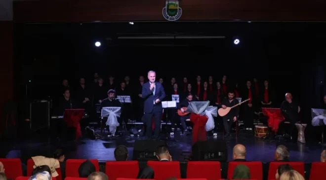 İnegöl Belediyesi Gençlik Korosundan Cumhuriyet Konseri