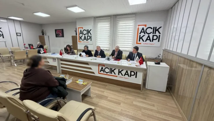 Kars Valisi Ziya Polat, vatandaşların talep ve sorunlarını dinledi