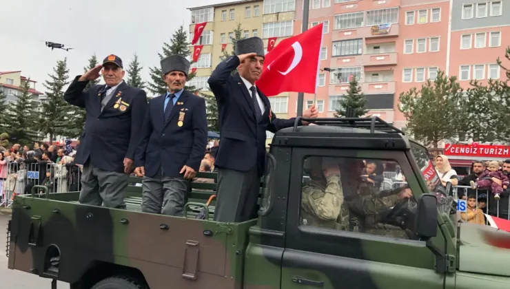 Kars’ta 29 Ekim Cumhuriyet Bayramı’nın 103’üncü yıl dönümü, düzenlenen tören ve etkinliklerle kutlandı