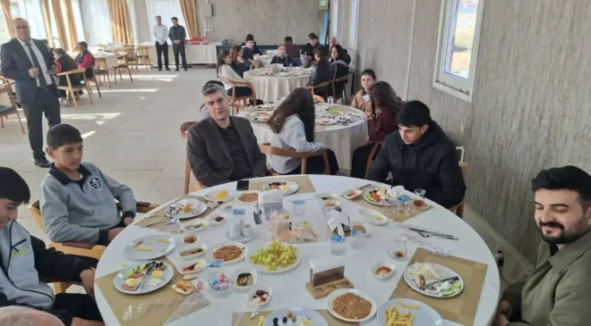 Kaymakam Furkan Korkusuz, lise öğrencileriyle kahvaltı programında Bir araya geldi