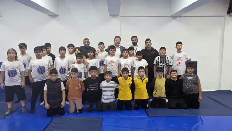 Kırıkkale'de öğrenciler güreşle spora kazandırılıyor