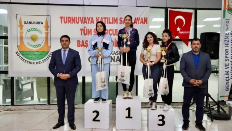 Şanlıurfa Büyükşehir Belediyesi Cumhuriyet coşkusunu kortlara taşıdı