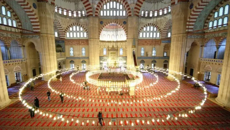 Selimiye Camii ve Külliyesi, tarihin izlerini yaşatıyor