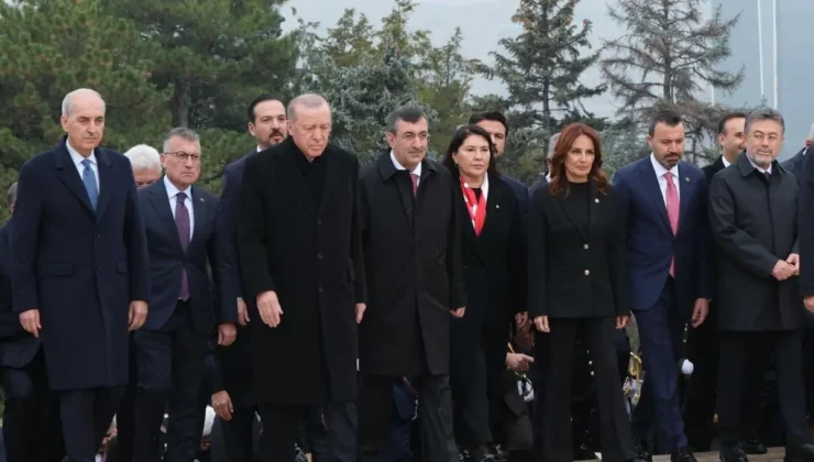 Sunay Karamık, Cumhurbaşkanı Erdoğan ile birlikte Anıtkabir’i ziyaret etti