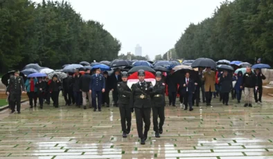 TEMAD'dan 17 Ekim Dünya Astsubaylar Günü dolayısıyla Anıtkabir'e ziyaret