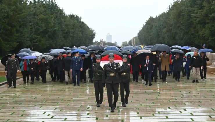 TEMAD'dan 17 Ekim Dünya Astsubaylar Günü dolayısıyla Anıtkabir'e ziyaret