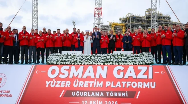 Türkiye’nin ilk yüzer üretim platformu Osman Gazi, Sakarya Gaz Sahası’na uğurlandı