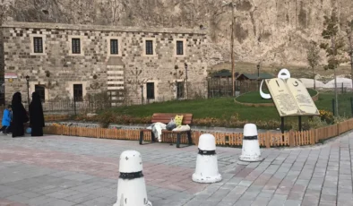 Van'da Horhor Camisi turistlerin ilgi odağı oldu