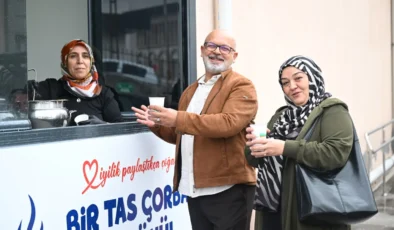 Yeşilyurt Belediyesi’nden hasta ve yakınlarına sıcak çorba ikramı